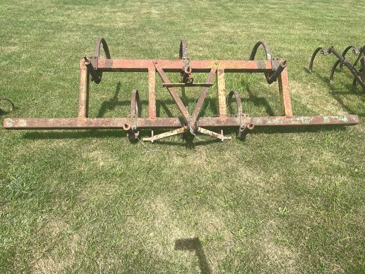 #1633-•-vintage-chisel-plow-image-4