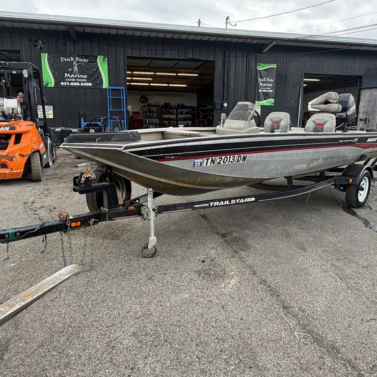 #211 • 2002 BASS TRACKER PRO CRAPPIE 175 ALUMINUM BOAT
