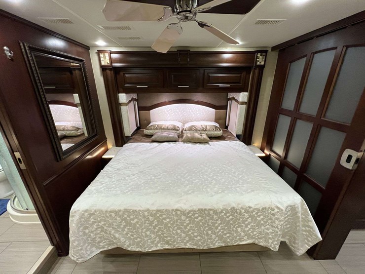 2016-entegra-coach-aspire-44b-mountain-master-luxury-diesel-pusher-motorhome-(51,192-miles)-image-126