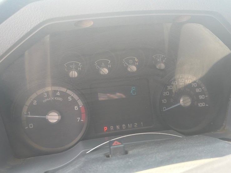 2016-ford-f250-xl-image-16