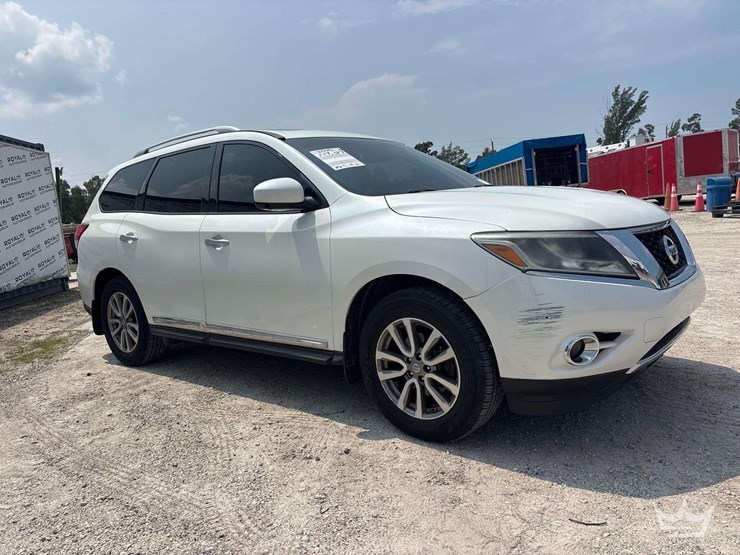 2015-nissan-pathfinder-image-2