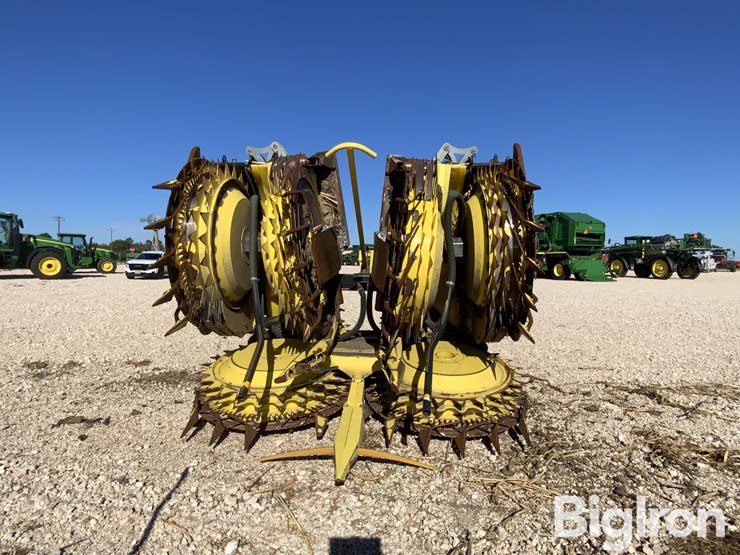2022-john-deere-772-image-2
