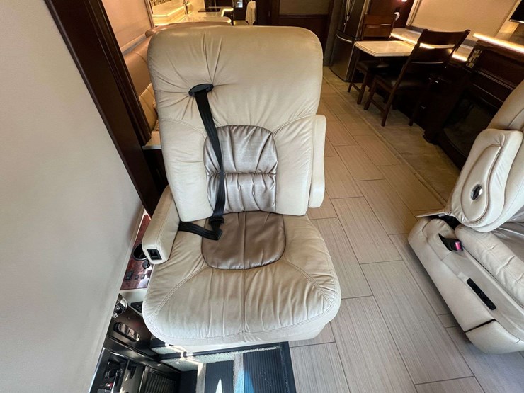 2016-entegra-coach-aspire-44b-mountain-master-luxury-diesel-pusher-motorhome-(51,192-miles)-image-100