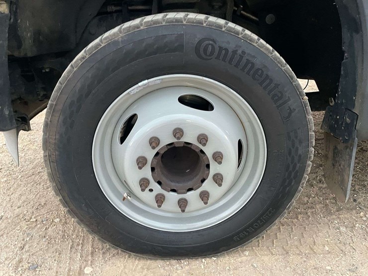 2012-ford-f550-image-19