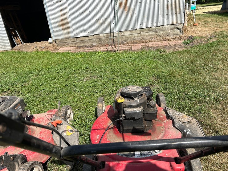 #6263-•-(2)-push-mowers-image-9