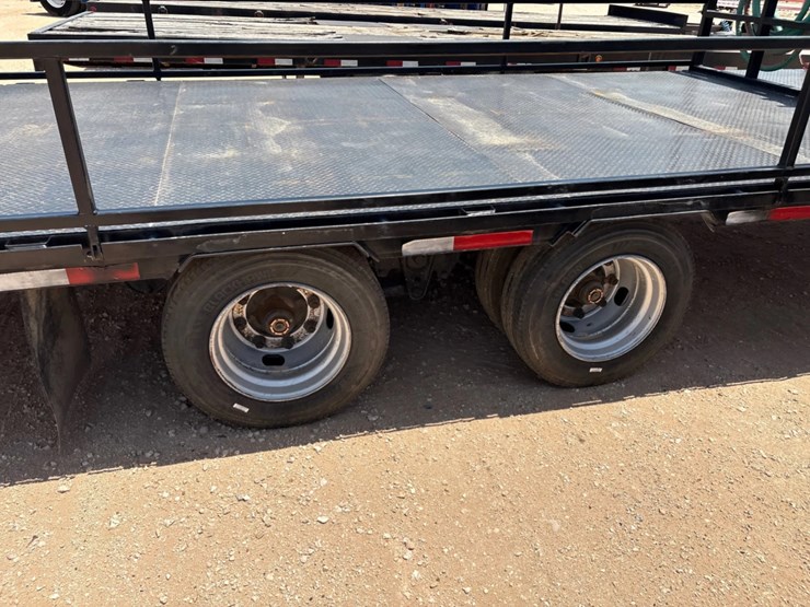 2022-load-trail-30'-x-102"-image-8