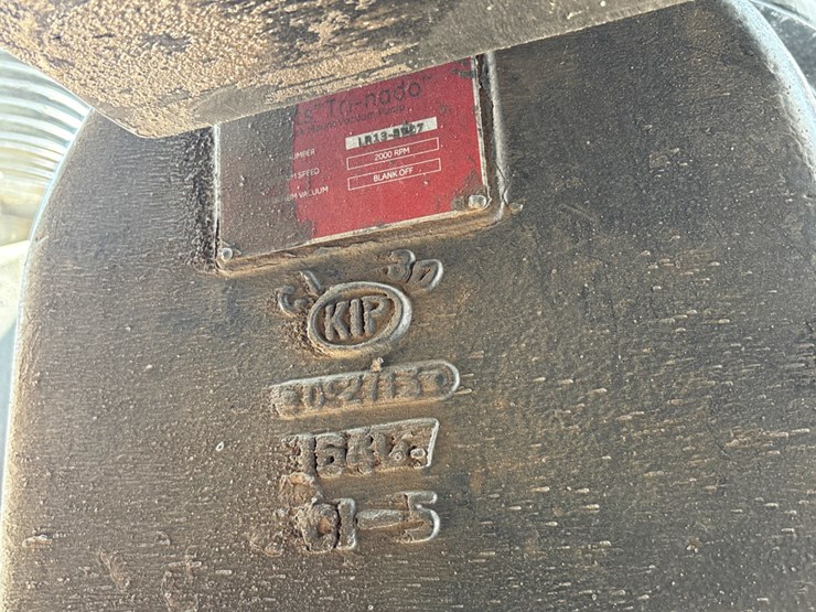 2014-peterbilt-367-image-9
