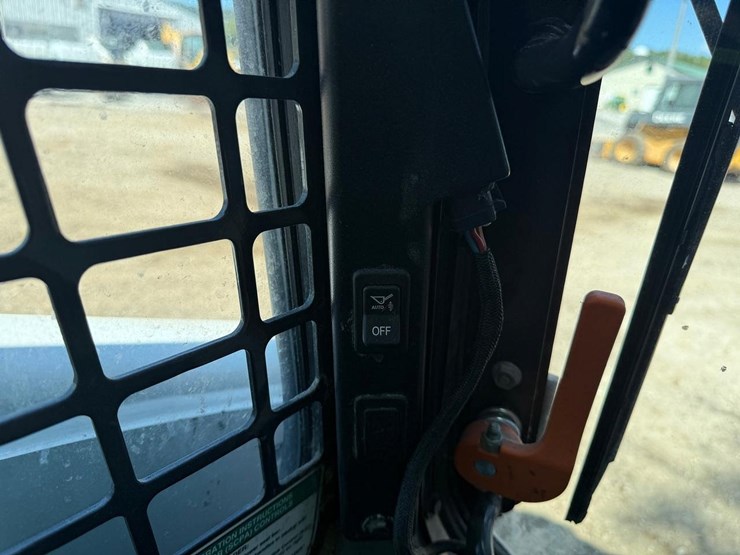2023-bobcat-s740-image-26
