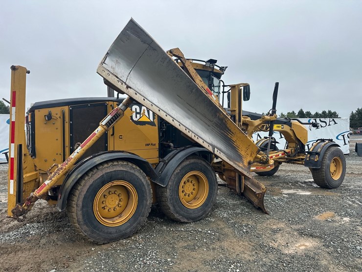 caterpillar-160m-awd-image-5