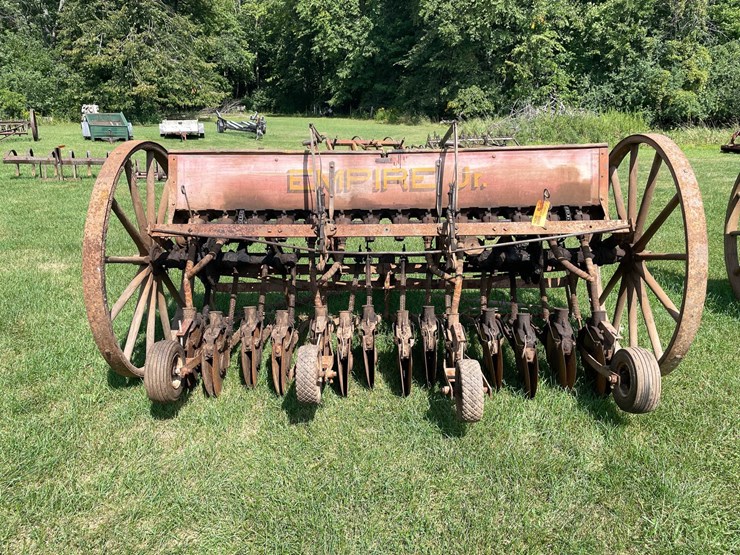 #1626-•-vintage-empire-jr.-grain-drill-image-1