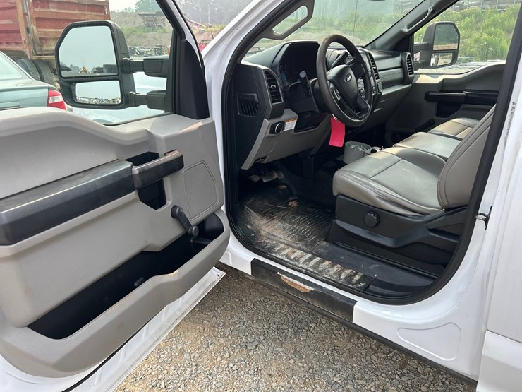 2019-ford-f550-image-61