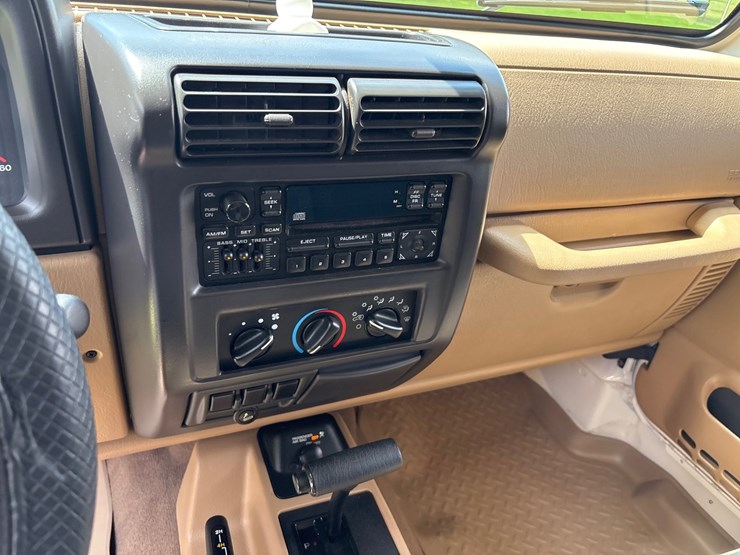 2002-jeep-wrangler-image-23
