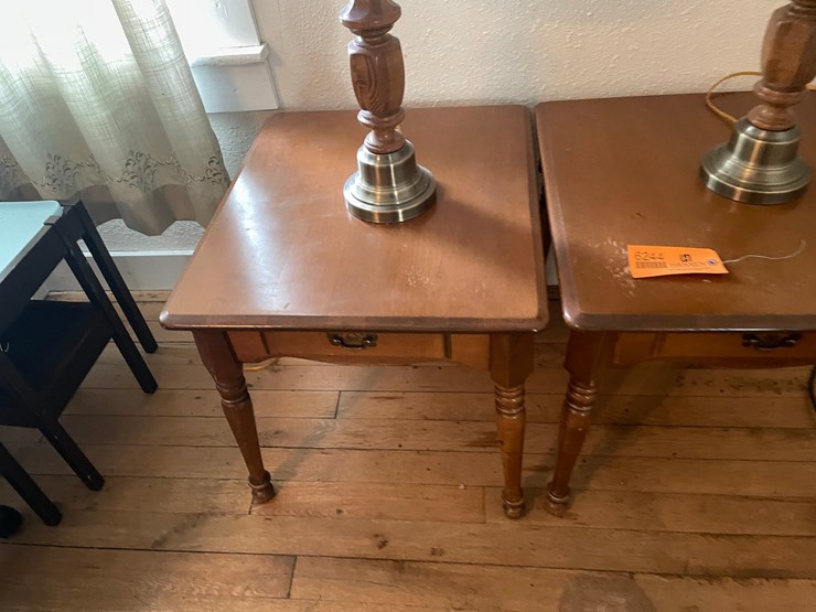 #6244-•-(2)-end-tables-and-lamps-image-3