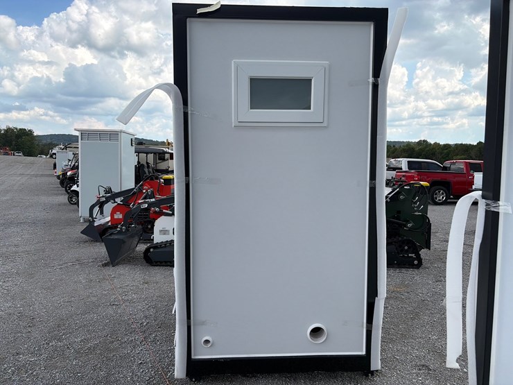 #180-•-mobile-toilet-w/-shower-image-2