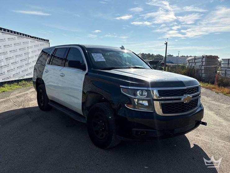 2019-chevrolet-tahoe-image-2