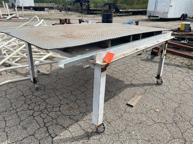 #10638-•-steel-table-and-contents-image-3