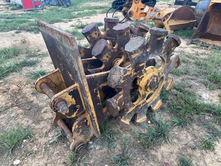 caterpillar-416-image-1