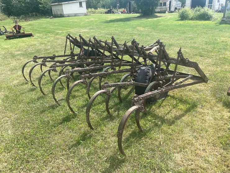 #1634-•-vintage-spring-tooth-plow-image-2