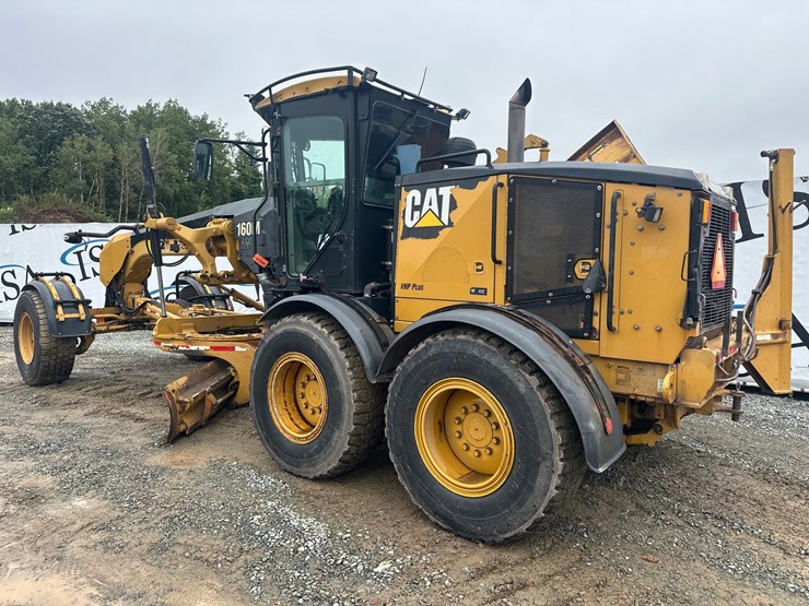 caterpillar-160m-awd-image-3