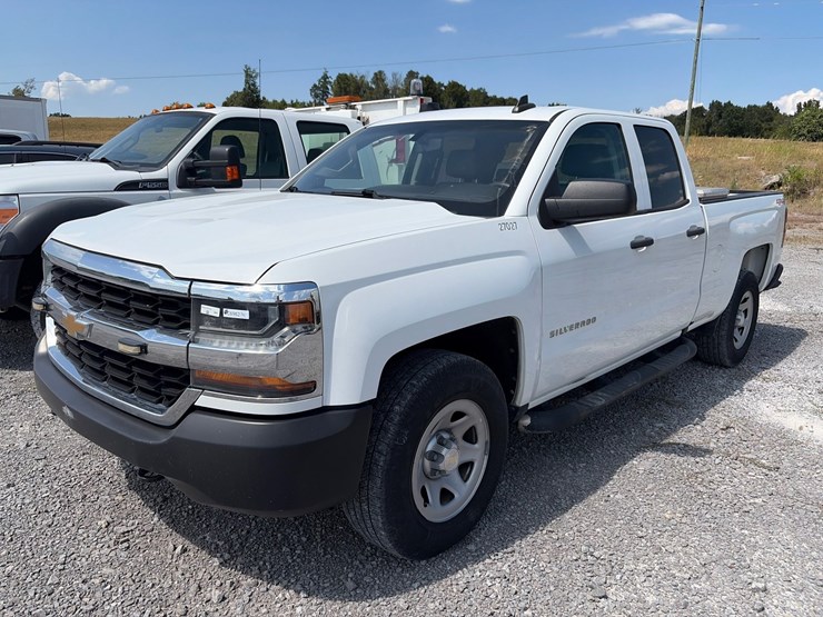2018-chevrolet-silverado-1500-image-1