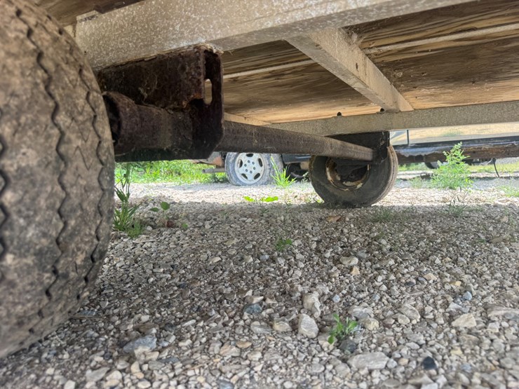 #10515-•-triton-xt-snowmobile-trailer-(located-in-rosendale-wi)-image-25