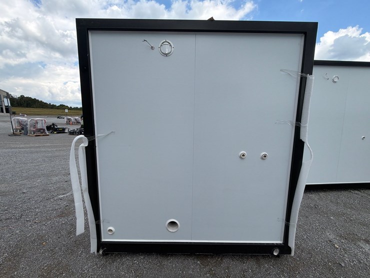 #179-•-mobile-toilet-w/shower-image-4