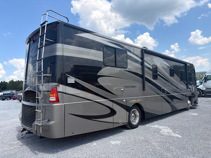 #206-•-2008-coachman-383fws-cross-country-motorhome-image-3