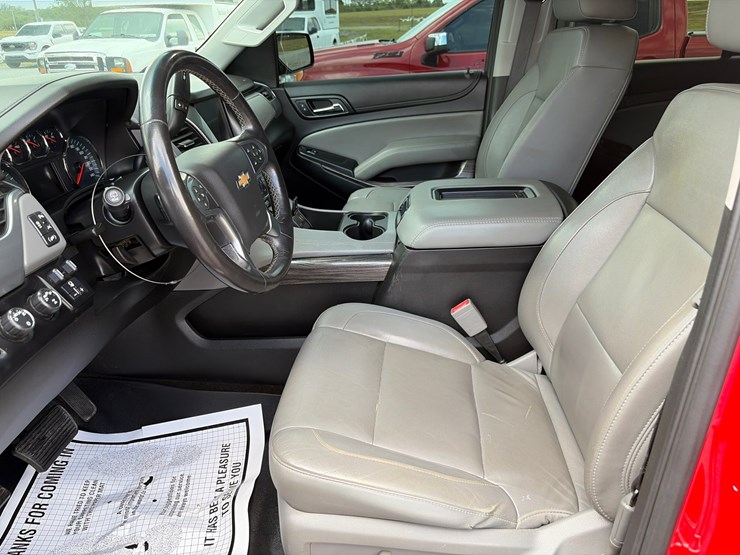 2018-chevrolet-tahoe-lt-image-18