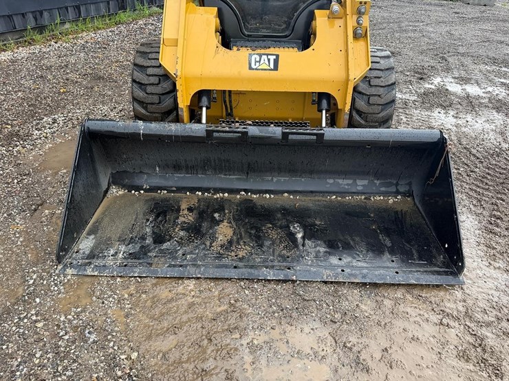 2015-caterpillar-262d-image-9