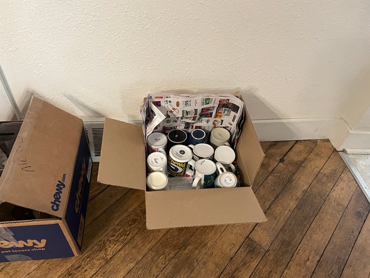 #6247-•-assortment-of-glassware-image-2