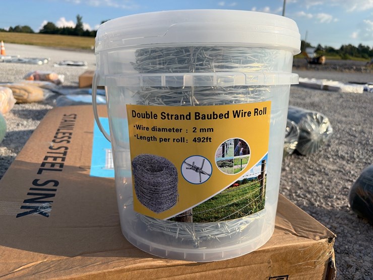 #627-•-roll-of-double-strand-barbed-wire-image-1