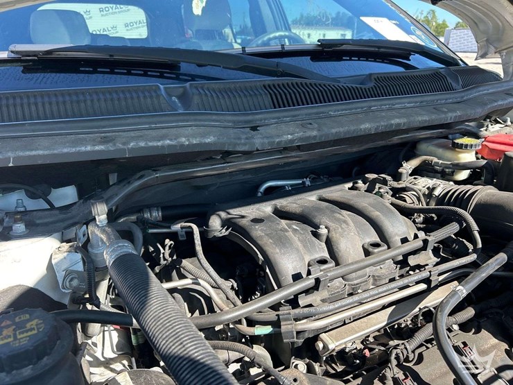 2015-ford-explorer-image-8