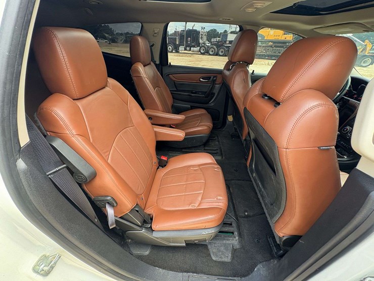 2015-chevrolet-traverse-image-23