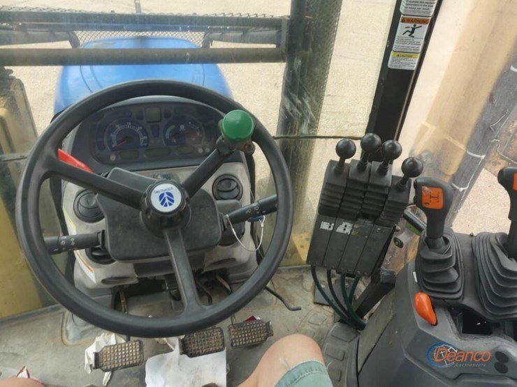 2006-new-holland-ts110a-image-13