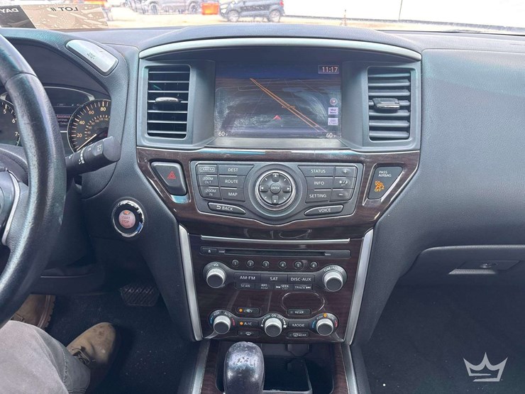 2015-nissan-pathfinder-image-8