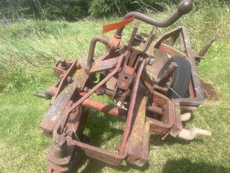 #1638-•-3-bottom-moldboard-plow-image-11