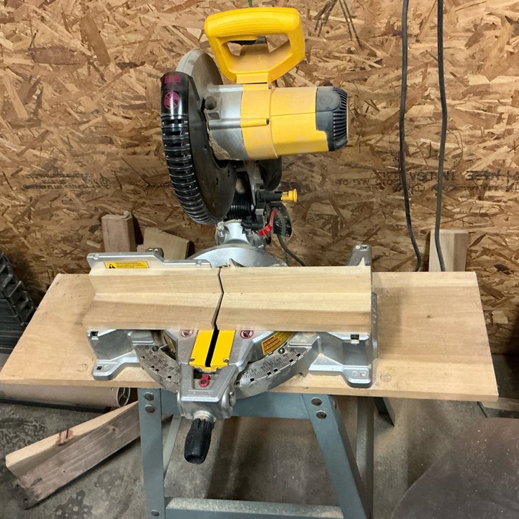 #103 • DeWalt DWS713 10" Compound Miter Saw with Stand