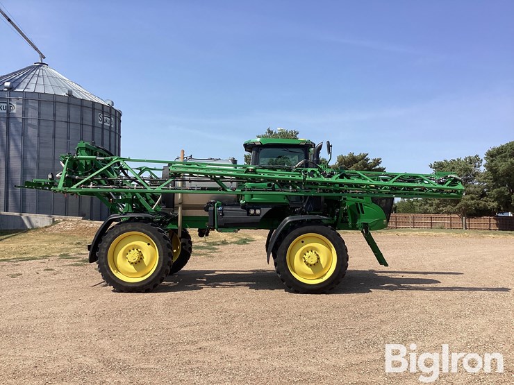 2024-john-deere-410r-image-4
