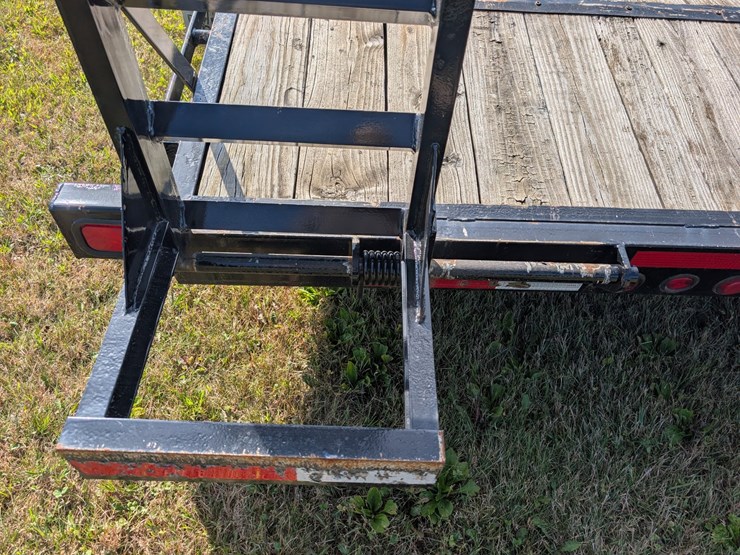 #121-•-2015-horse-creek-15-ton-trailer-(has-wi-title)-image-15