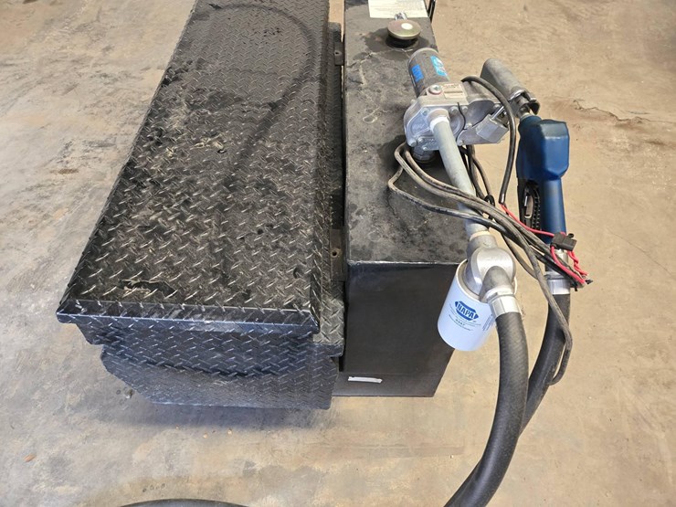 fuel-tank/toolbox-combo-image-4