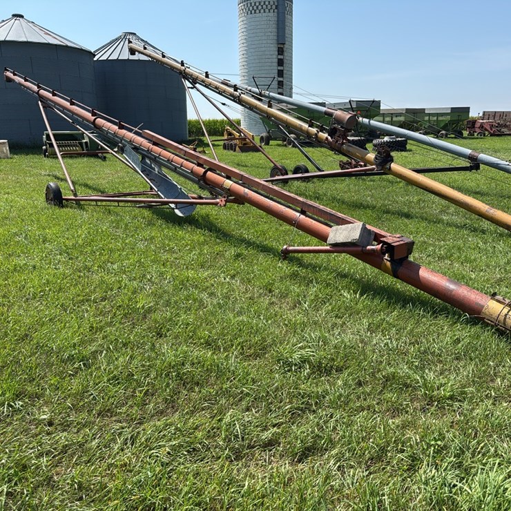 Kewanee 8” x ? PTO Auger * Tires Are Shot*