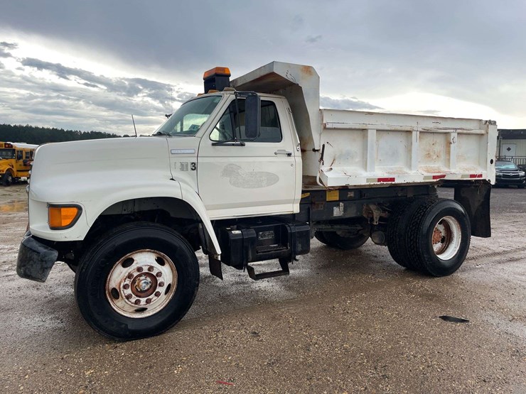1997-ford-f800-image-2