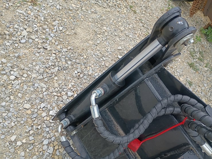 #26209-•-giyi-4-in-1-bucket-skid-steer-attachment-image-11