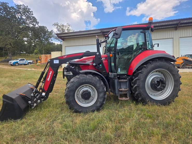 #26371-•-case-farmall-115u-tractor-image-4