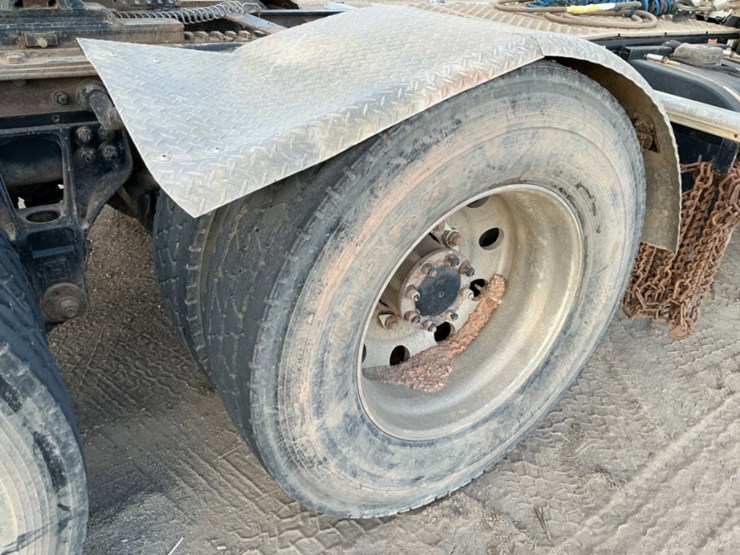 2012-kenworth-t800-image-17