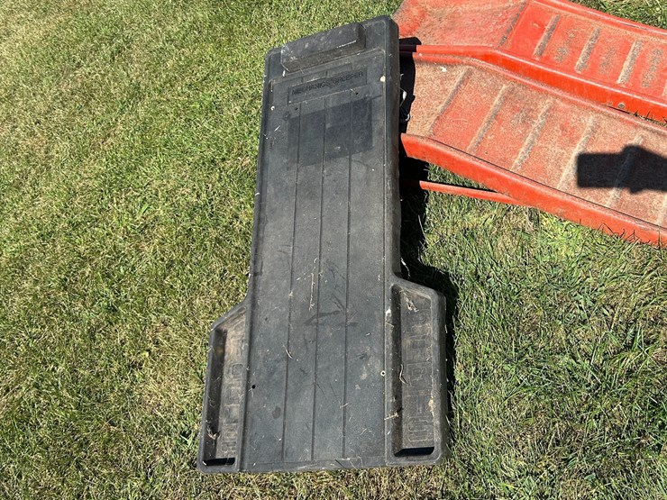 #6283-•-car-ramps-and-mechanics-creeper-image-2