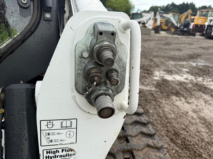 2023-bobcat-t770-image-11
