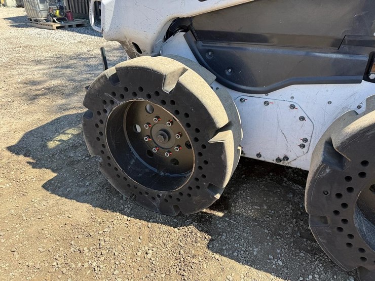 2021-bobcat-s62-image-18