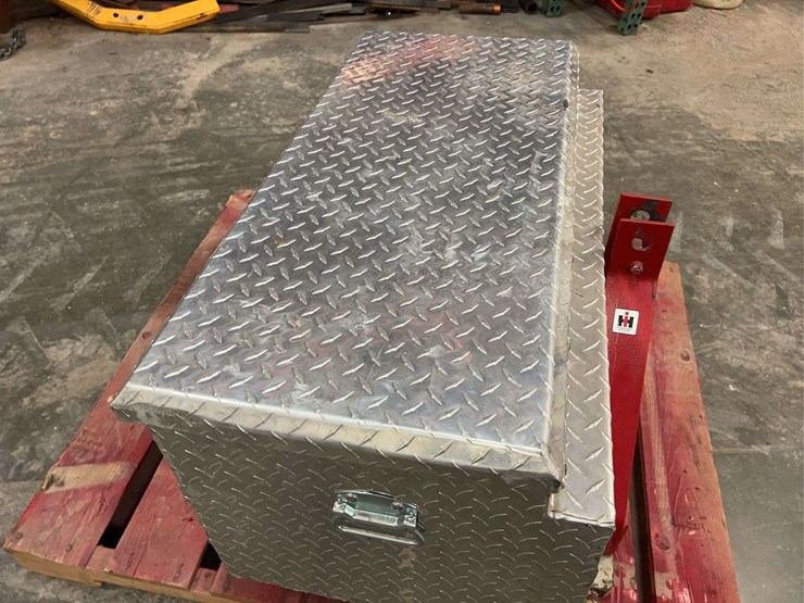 custom-three-point-mounted-toolbox-image-6
