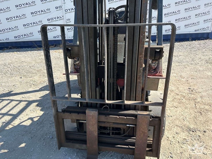 2000-nissan-pj01a18p-3,500lb.-lp-forklift-image-18